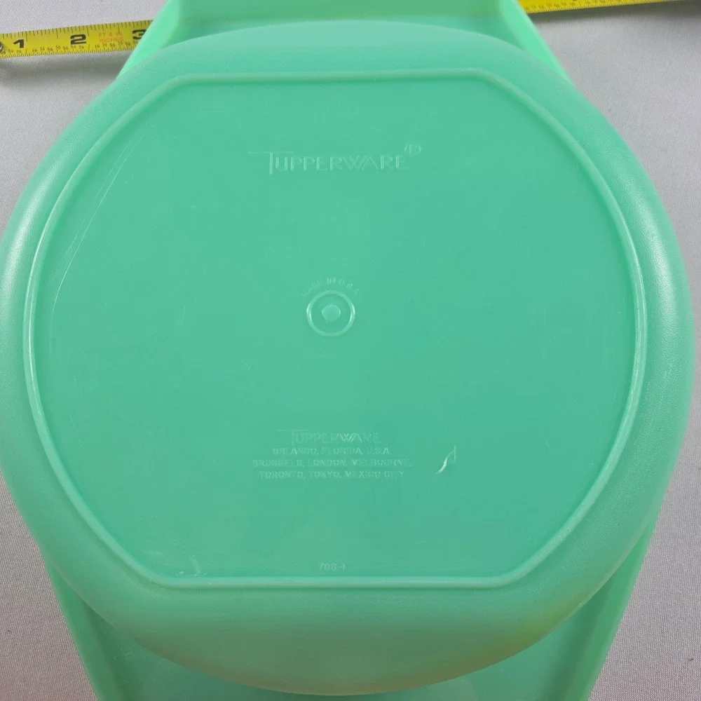Vintage Tupperware Jade Storage Serving Bowl 786-4 With Lid